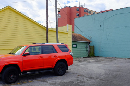 blue cars houston houstonheights landscapeurban red texas wall x100 yellow
