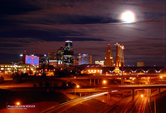 Moon over Kansas City, 25 Oct 2007