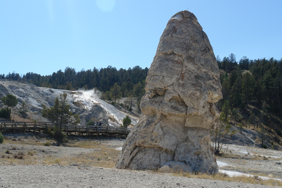 Parque Nacional Yellowstone: Liberty Cap (sombrero de la libertad) en Canary Spring