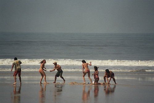 ocean people beach water sand agua gente juegos playa games arena olas mozambique océano