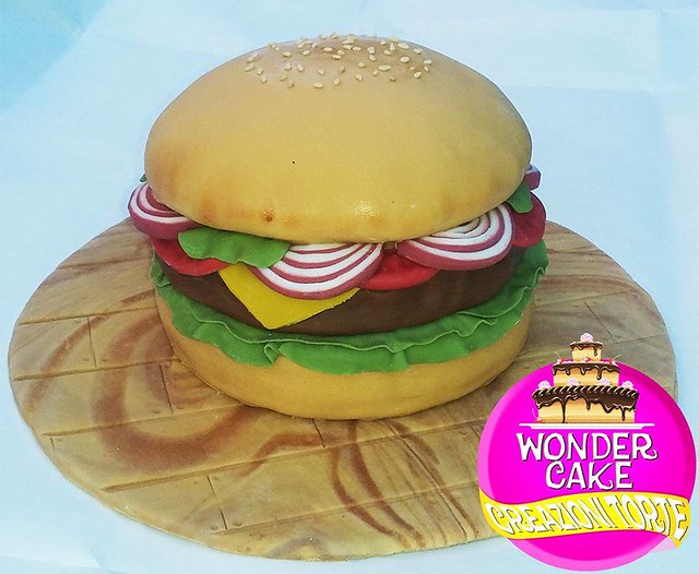 Burger Cake by Giovanna Di Caprio‎