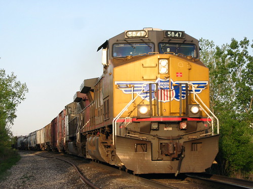 sunset train pacific union tracks trains southern rails locomotive ac4400cw c45ac