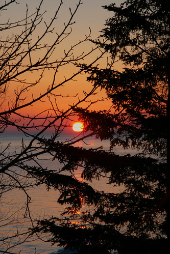 winter ice minnesota silhouette sunrise lakesuperior soe musictomyeyes naturesfinest justlikeheaven beautifulshot covepointlodge impressedbeauty allensphotography