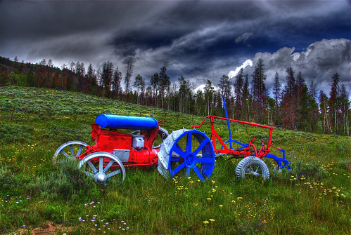 colorful tractor colorado wildflower landscape nature mountain field meadow red white blue green clouds grass trees clazyu ranch resort retreat granby rockymountainnationalpark grandcounty 117