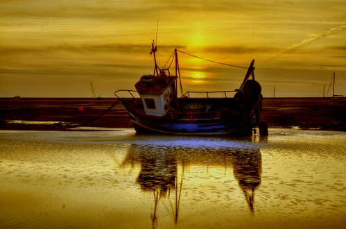 light sunset sea england sun water weather night boats golden sand europe cloudy britain shore hdr wirral lookingwest irishsea meols hoylake liverpoolbay yahooweather colorphotoaward platinumheartaward 100commentgroup bestcapturesaoi mygearandme mygearandmepremium mygearandmebronze mygearandmesilver mygearandmegold mygearandmeplatinum mygearandmediamond