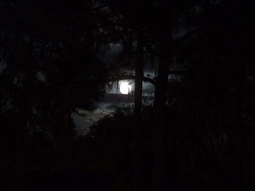 moon night spooky explore finepix s5200 fujifilm