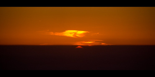 sunset orange sun cinema yellow movie nikon asia sundown dusk widescreen middleeast letterbox nikkor cinematic vr afs doha qatar 尼康 229 18200mm 亚洲 f3556g الدوحة d40 ニコン 18200mmf3556g دولةقطر