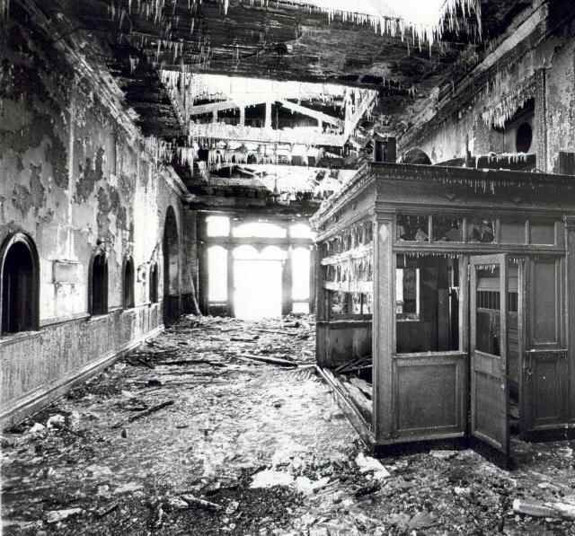 Reading Outer Station After Fire--Ticket Office--Feb 1978 | Flickr ...