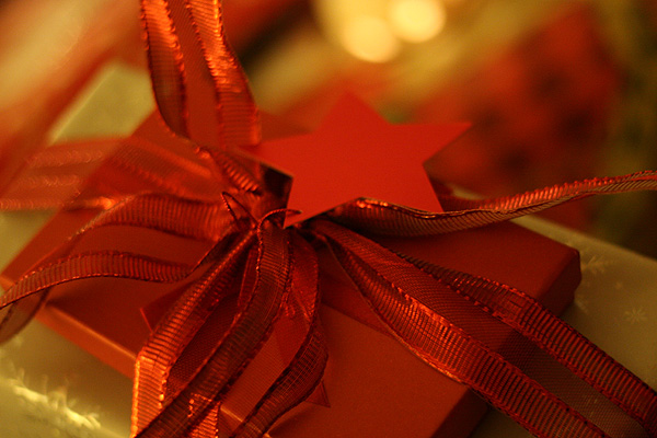 Use our parcel forwarding service to save money on your international Christmas deliveries.