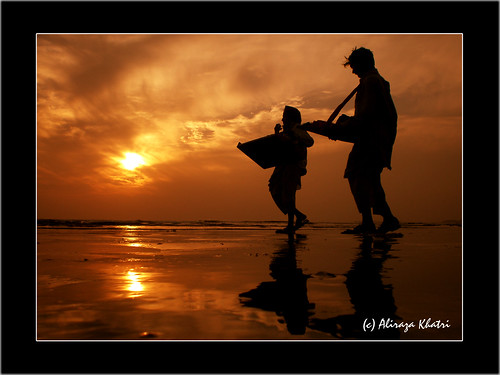 travel pakistan sunset sea people beach water silhouette person golden bravo solitude places karachi twopeople sindh sellers khatri aliraza peoplesandportrait