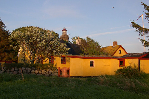 houses sunset lighthouse yellow hirsholmene hirsholm