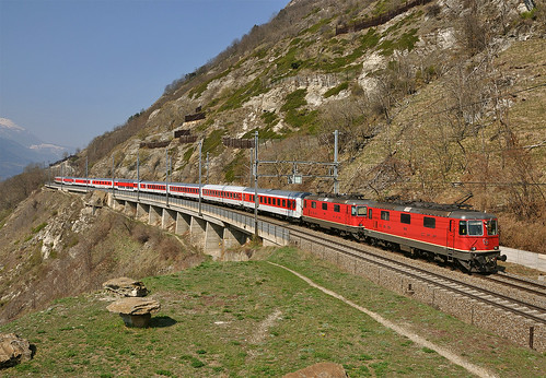 railroad alps switzerland pegasus railway trains svizzera bahn alpi wallis mau valais ferrovia treni cnl re44ii citynightline lötschberg nikond90 cnl40419
