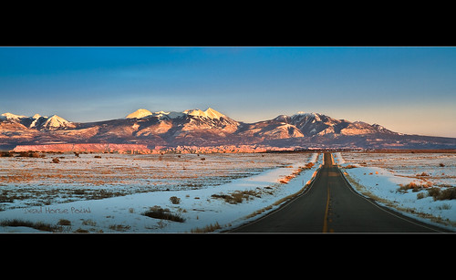 sunset usa snow rock landscape 50mm utah flickr deadhorsepoint canyonlands dominique 2010 100iso fav10 canoneos7d 120secatf80 lensefs1755mmf28isusm palombieri