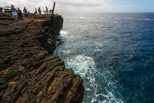 hawaii island oahu ocean landscape hiking sony nex6 mirrorless wideangle waterfall cliff beach rock water sand rokinon jump