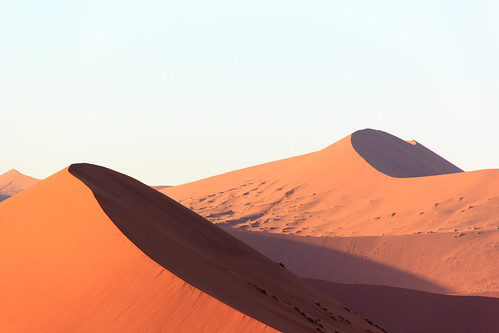 africa desert duinen dune45 dunes namibia sand sossusvlei southernafrica sunrise woestijn zand zonsopkomst hardapregion namibië