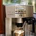 superautomatic latte into new bodum mug    MG 9285