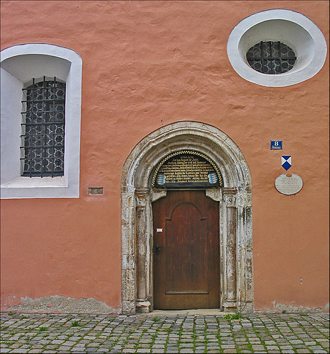 door windows church wall plaque germany 8 cobbles kelheim spitalkirche