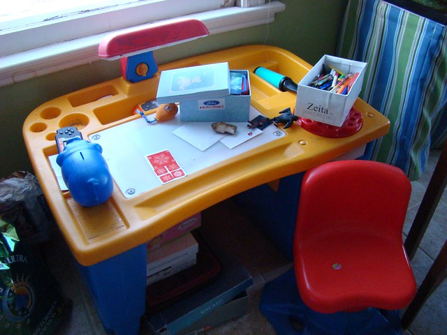 Little Tikes Desk Come With Chair And All Lights Are Worki