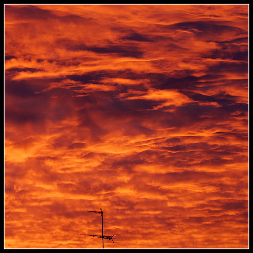 vienna pink orange silhouette clouds sunrise square austria antenna
