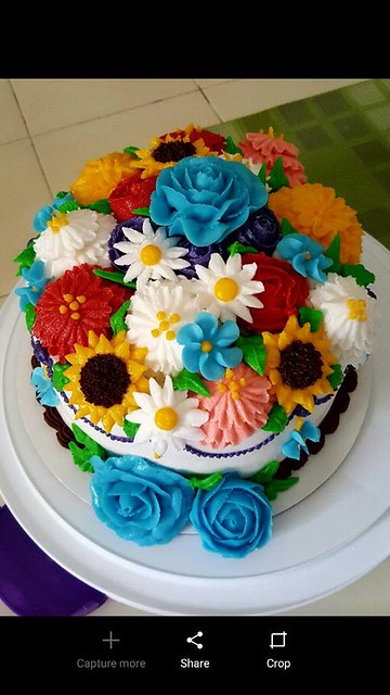 Flower Cake by Fenashra Wee Bamuhid-Julian
