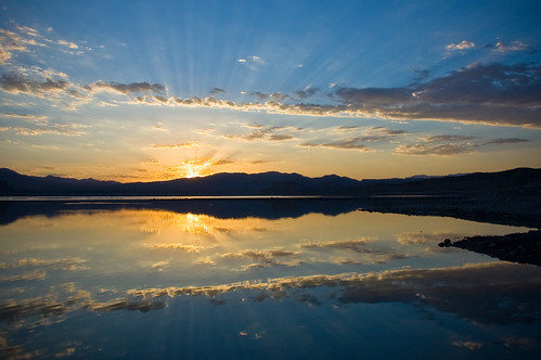 vacation arizona lake reflection clouds sunrise landscape utah desert vivid lakemead rays templebar