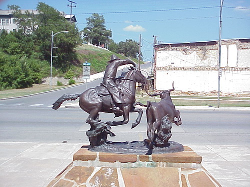 sculpture oklahoma cowboys publicart bronzesculpture bronzes osagecounty steerroping pawhuska johndfee okiecowboy