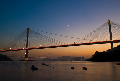 bridge blue sunset sky moon reflection dark hongkong lights nikon traffic hour tsingma 18200mmf3556gvr d80 msimons tinkau