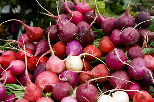market vegetable produce radish saturdaymarket eugeneoregon freshproduce locallygrown