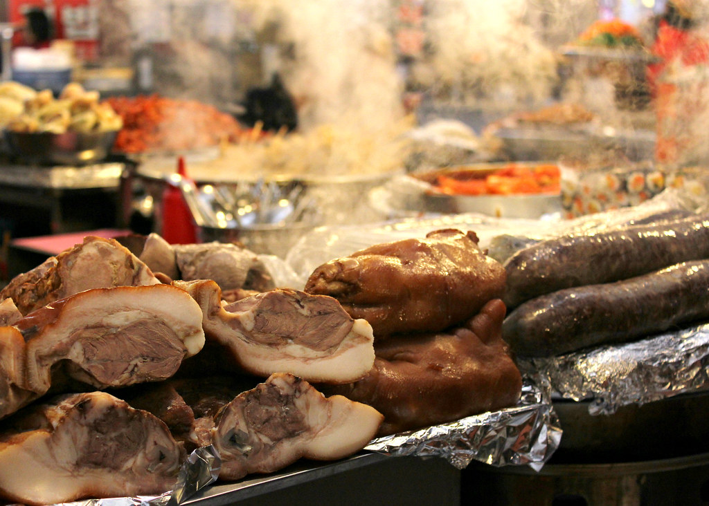 gwangjang-market-pork-trotters