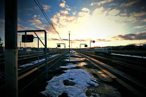 travel sunset snow station japan train hokkaido terminal canon1022 canoneos30d youth18ticket efs10223545 oshamambe goodfishiescom seishunjuhachikippu
