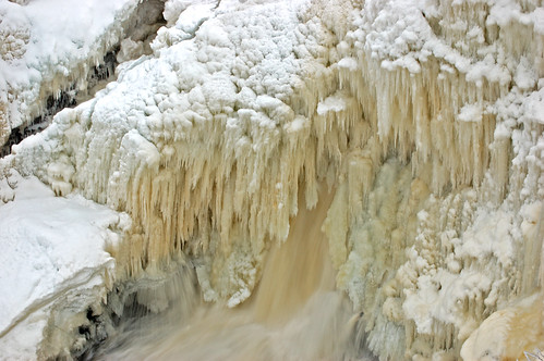 longexposure winter snow ontario canada ice frozen waterfall icicles thunderbay d40 iceformations nikkor55200mm nikond40 kakabekkafalls