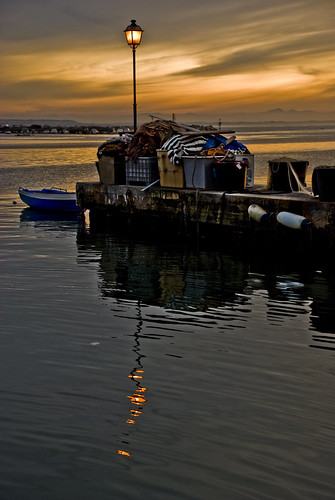sea reflection net lamp sunrise fishing reflexions dl seaport anzio aplusphoto betterthangood