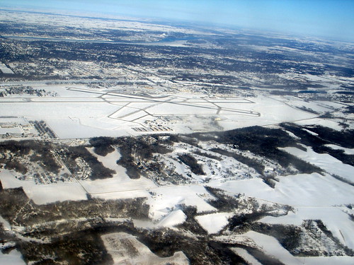 winter usa snow illinois airport unitedstates aerial il transportation quadcities planeview moline mli nv11 kmli qcia ua5367