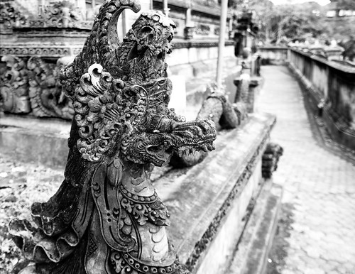 bw bali sculpture art indonesia dragon guard decoration stonecarving carving ward hinduism soe guardian protector besakihtemple