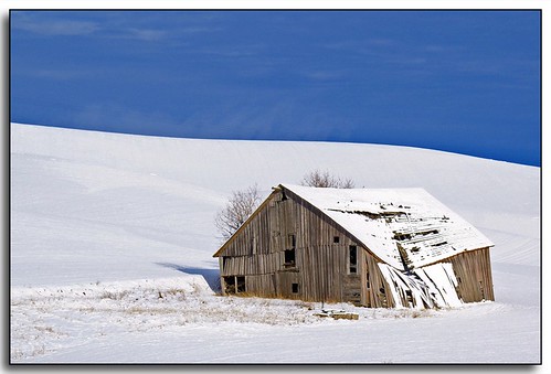winter snow barn moscow idaho palouse