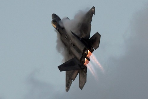 fighter raptor stealth vapour vapor smörgåsbord autofocus airdisplay militaryaircraft afterburner stealthfighter f22a “flickraward” uasaf