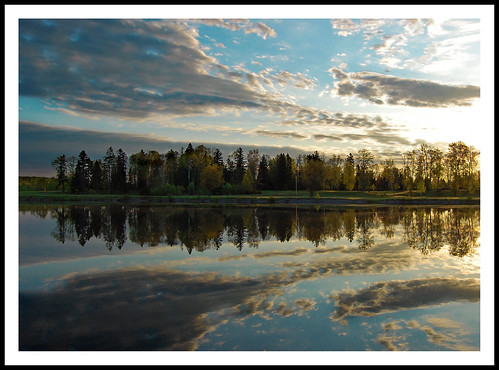 sky lake canada reflection clouds sunrise wonderful handheld 1855mm nikkor thunderbay d40 ontatrio nikond40 anawesomeshot
