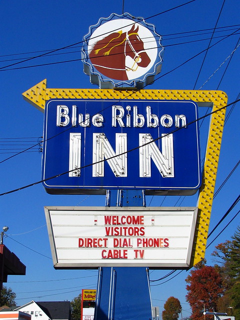 Blue Ribbon Inn - Shelbyville, TN