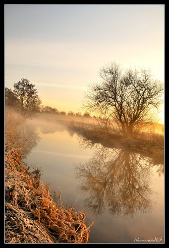 winter cold reflection water misty river landscape dawn countryside frost foggy freezing gloucestershire daybreak icey riverfrome avision almostanything nikond300 absolutlystunningscapes