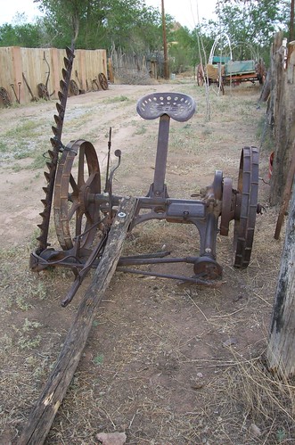 iron farming historic machinery antiques mower agriculture cerrillos farmmachinery internationalharvester antiquefarmmachinery