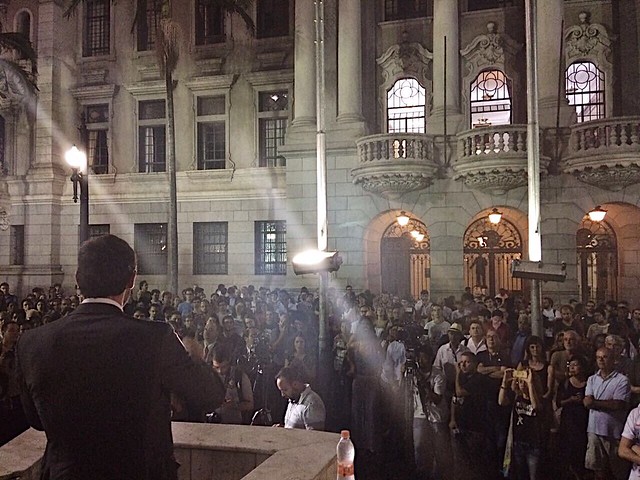 Juristas discursam em frente à Faculdade de Direito Largo São Francisco, em São Paulo - Créditos: Nadine Nascimento/ Brasil de Fato