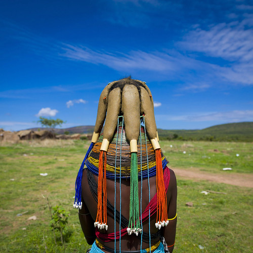 africa people woman tourism dreadlocks female square person one beads exterior horizon bluesky tribal hasselblad tribe humanbeing plaits oneperson backview huila colorphoto angola tribu tourismo southernafrica mwela waistup squarepicture ethnicgroup traditionalhairstyle אנגולה h4d 安哥拉 muila ангола chibia mumuhuila mwila أنغولا ανγκόλα 앙골라 アンゴラ แองโกลา southangola mumuhuilatribe mwilatribe nontombi mwuila ango01717