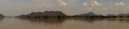 myanmar birmanie burma thanlwin fleuve river rocher karstique entre mawlamyaïne et hpaan