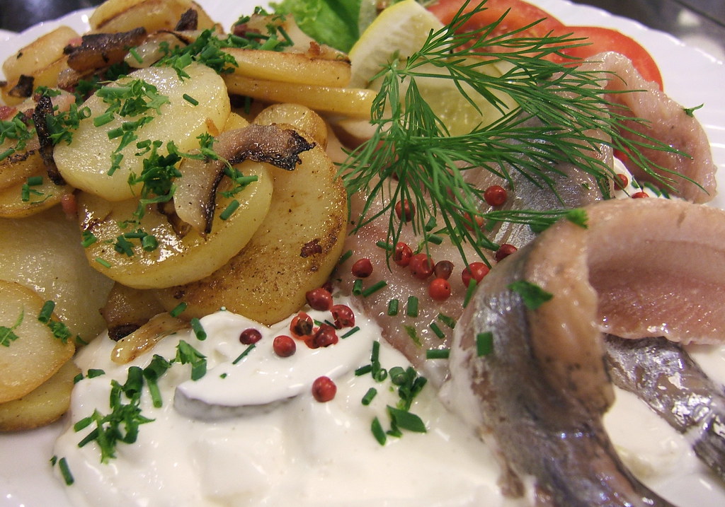 Matjes &amp;quot;Hausfrauenart&amp;quot; | Herrings with sour cream and onions… | Flickr
