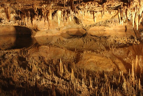 reflections virginia interesting ancient architectural caverns luraycaverns