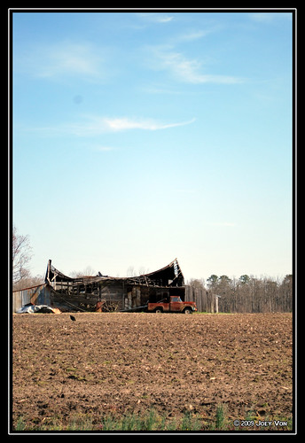 sky cloud barn digital rural truck virginia nikon rust decay farm dirt land dslr d60