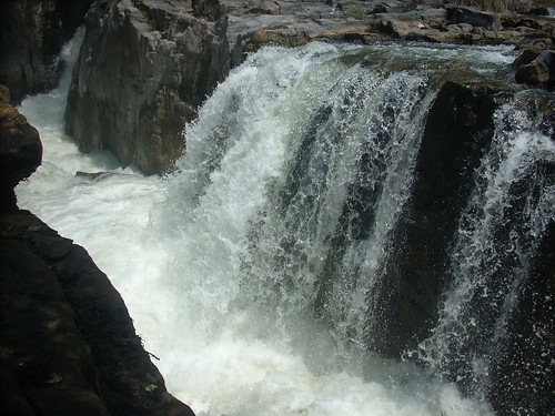 nature water river waterfalls tamilnadu hogenakal kavery nikond40x