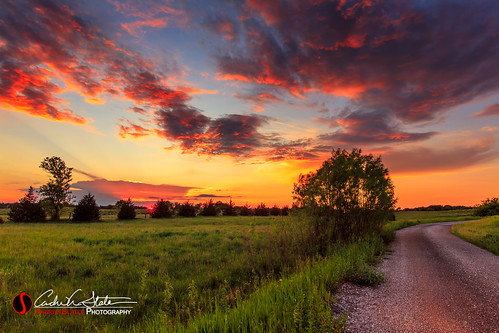 clouds field hwy18 landscape place sullivan sunset sunsetdr wisconsin canon canonbringit 5dmarkiii landscapephotography andrewslaterphotography unitedstates us discoverwisconsin travelwisconsin horizon grass rural country