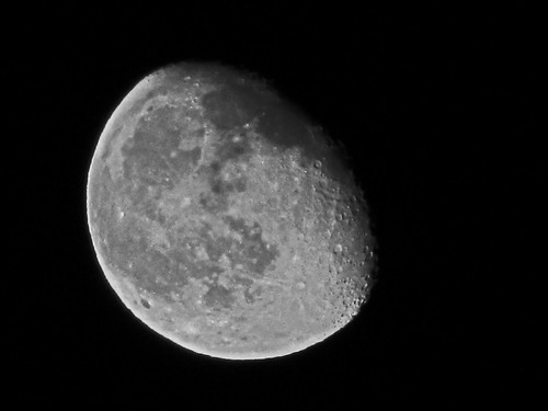 moon white black monochrome night iowa lunar councilbluffs canonsx10is buckchristensen