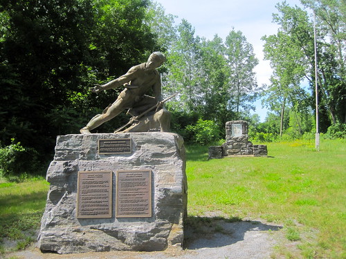 statue of Robert Rogers and plaque